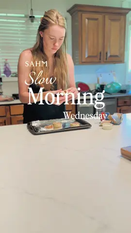 A post by @hagenann on TikTok caption: morningggggg 🥰