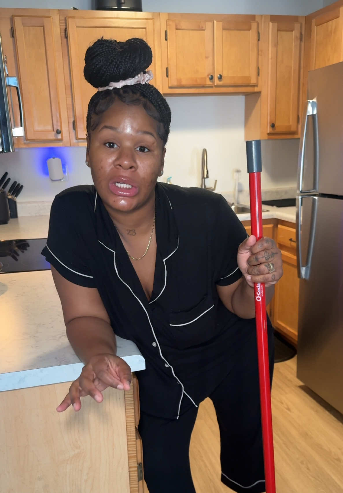 A post by @isistkeyah on TikTok caption: Finishing up the rest of my cleaning from yesterday we’re gonna be cleaning the washing machine and getting started on laundry 🧺 ✨ #fyp #isistkeyah #MomsofTikTok #cleaning #deepcleaning #CleanTok #routine #walkingdog #pitbull #morningroutine #morningwalks  #cleaningwashingmachine #sweeping #mopping #spinmop #clorox #dawn #vinegar #laundry #familyof5 