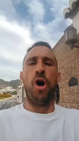 A post by @elmaestromiami on TikTok caption: @elicuestru adioooo esto que es tititi ❤️❤️❤️🆎💯🪰🤜🤛💪❤️🙏🔥👍👌🫂🖐️🙌