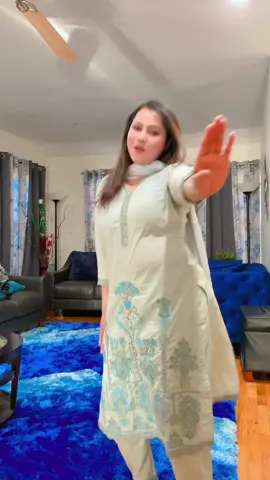 A post by @hasnachy_19 on TikTok caption: 💃🏻#foryoupage #viral 
