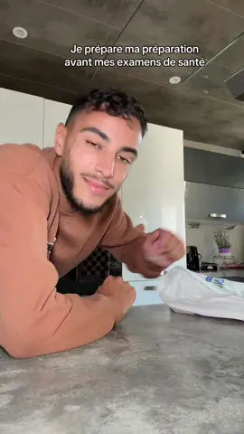 A post by @illyeskays on TikTok caption: Toute l’equipe et le medecin ont ete ADORABLES. J’ai jamais vu une clinique aussi sympathique !!! Merci beaucoup j’ai pas stresser grace à vous 🫶🏽