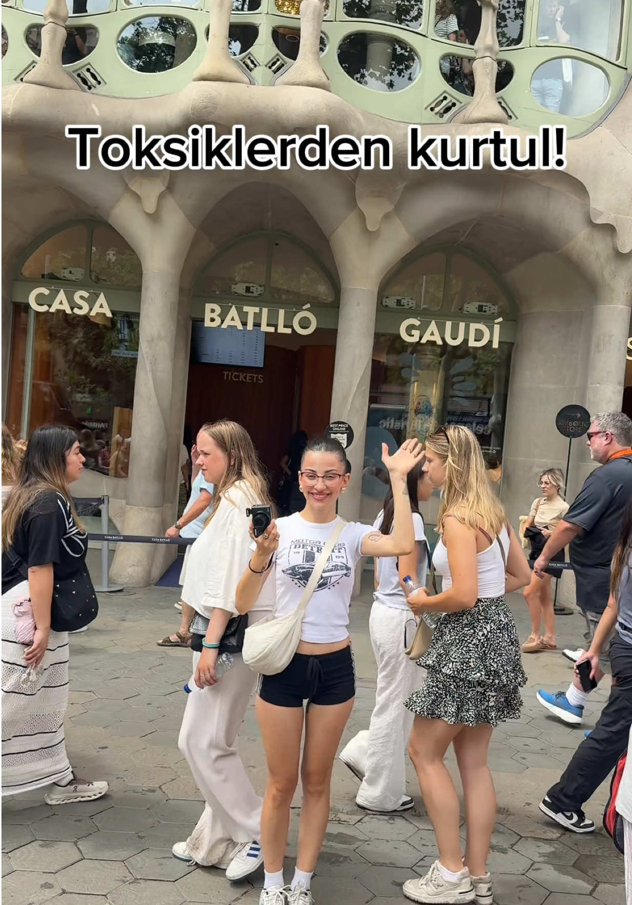 A post by @busekorkmaz on TikTok caption: Kurtul ve izle🫰🏻😎