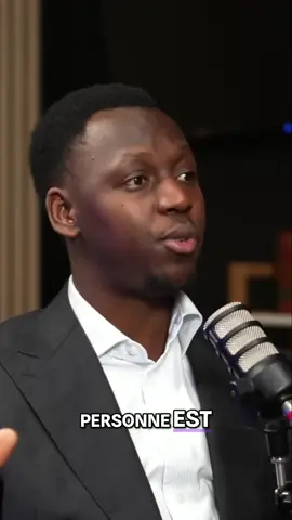 A post by @kaaramoo on TikTok caption: C’est qui ton modèle de réussite ?  Trouve ton modèle  Étudie ton model  Fais mieux ou différemment  Parce que tu es unique ✅ Plus d’infos sur mes programmes de formation : Voir lien dans la bio