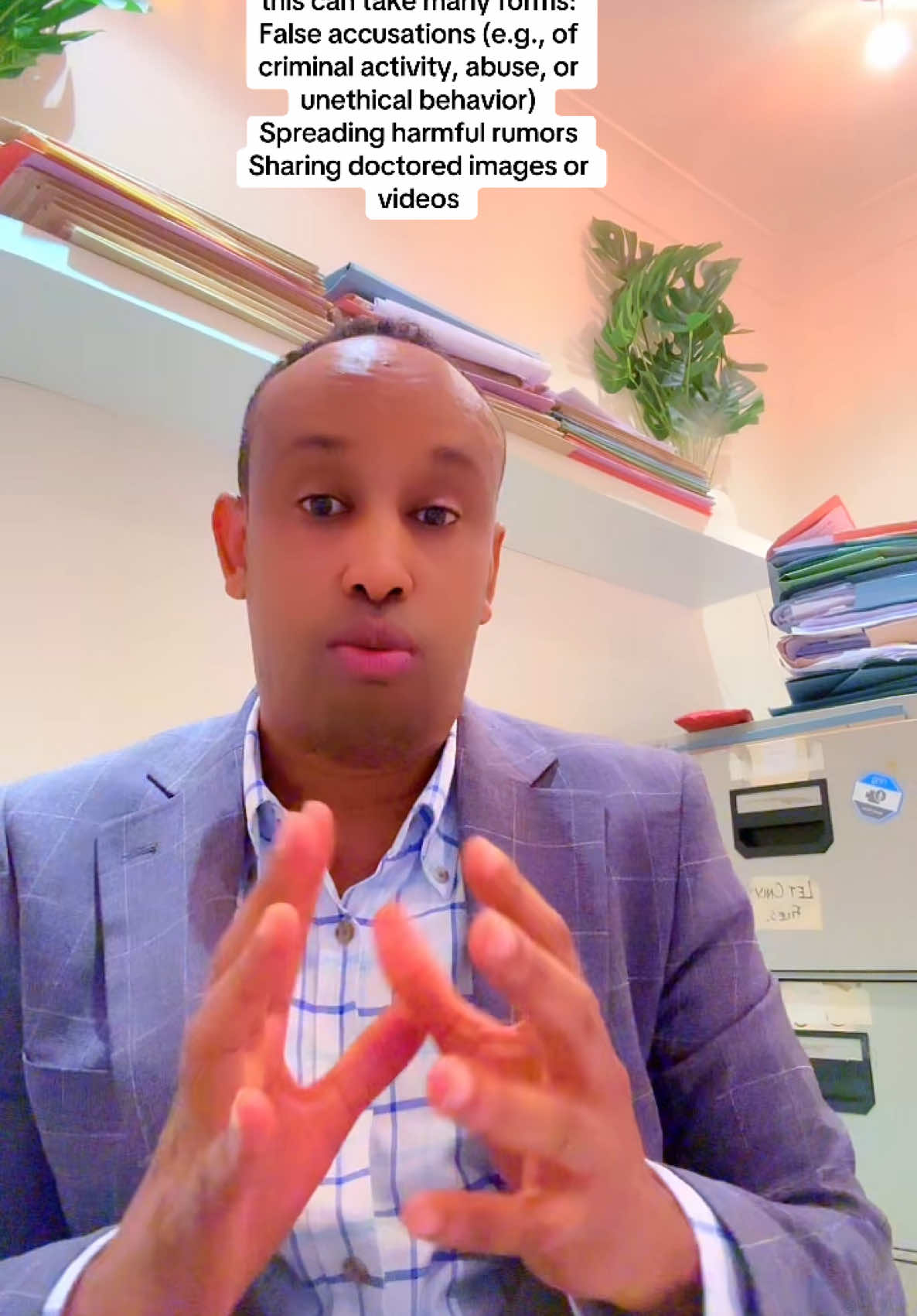 A post by @lawyermohamed35 on TikTok caption: #somalitiktok12 #somaliland #somalitiktok #somaligirls #somal #somalikenyan🇸🇴🇰🇪🔥👸 #hargeisa #hargeisa #jigjiga #jigjiga #somaligirl #somaliarmy #jigjiga_somali_galbeed #somaliethiopian #puntlander🇸🇱 #somaliatiktok #somalia #somaliuk #somalibridal #isliinairobi #somaliwayn🇸🇴🇸🇴🇸🇴 #mogadishu 