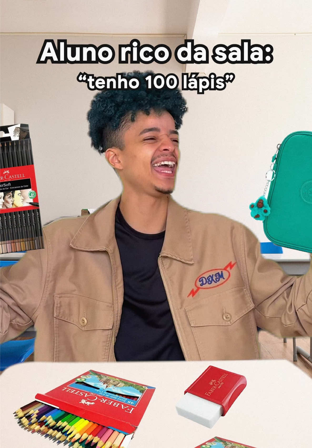 A post by @jooj on TikTok caption: sou grato por cada pedaço de borracha achado 😂😂 #irmaosnatu