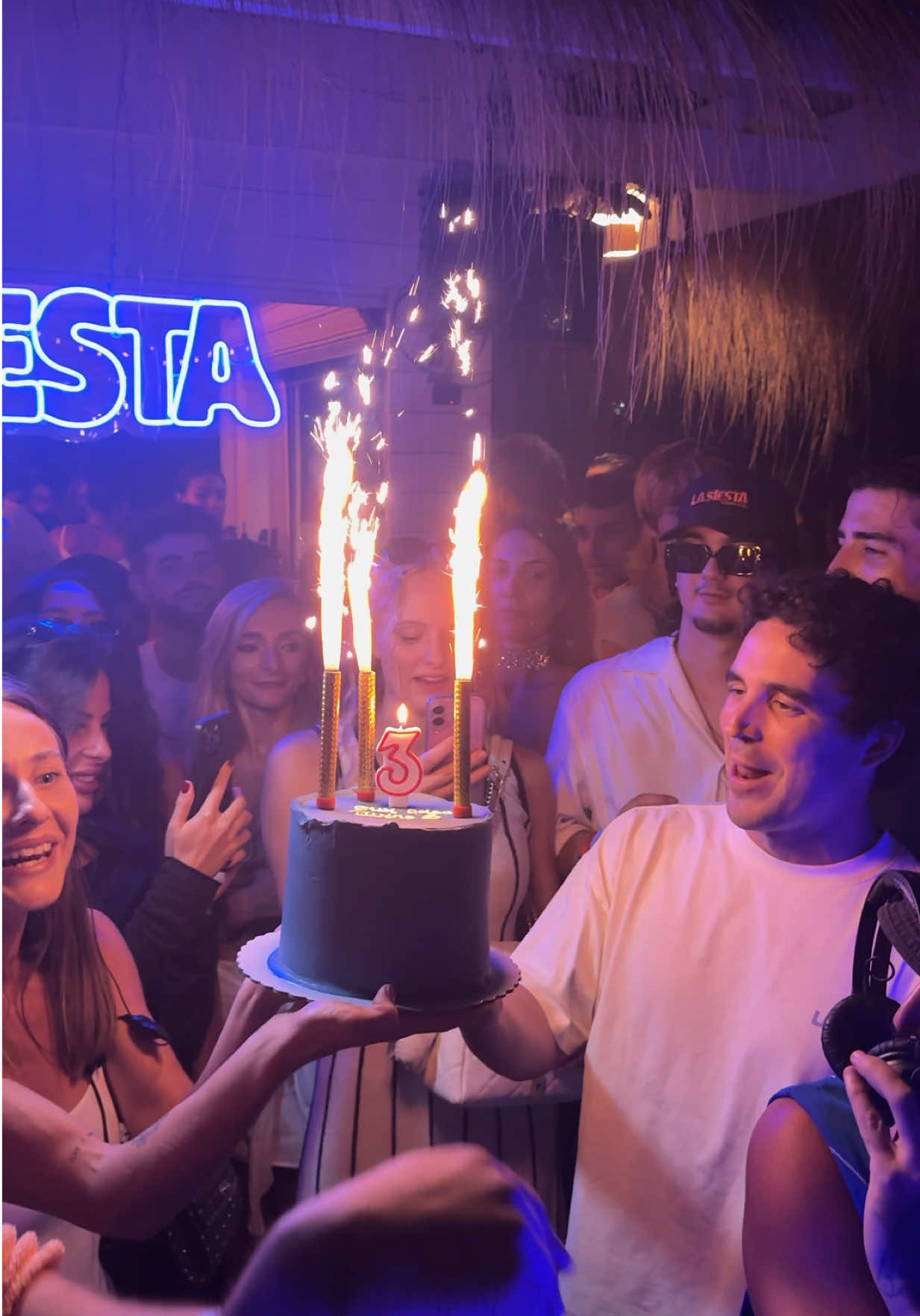 A post by @cassiusmears on TikTok caption: 3️⃣🎂 #lasiesta #puertobanus #Summer