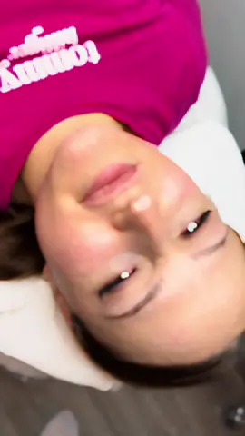 A post by @neonilailie on TikTok caption: #CapCut Genele nu sunt doar un moft. Sunt acel detaliu mic care schimbă tot.” „Fiecare femeie merită o privire care spune: ‘Sunt aici. Și știu cine sunt.’”#lashextensions #pasiuneamea #vorbestelumea 