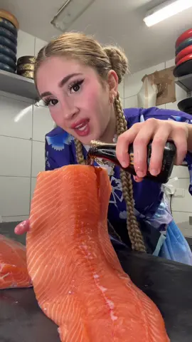 A post by @mikasahanma on TikTok caption: #mikasa #sushi #viral #salmon #lachs 