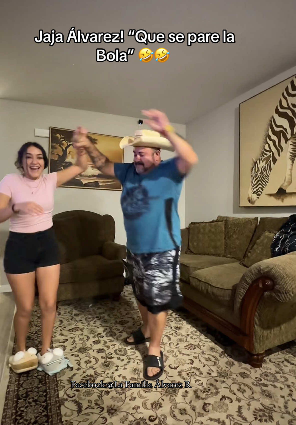 A post by @la_familia_alvarez_2 on TikTok caption: Papá e hija! “Que se Pare la Bola” #jajaja #YseParoAlvarez #🤣🤣🤣 #🤪 #fyp #parati 