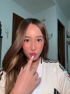 A post by @miincho on TikTok caption: tu mamita me la hizo 🍑 