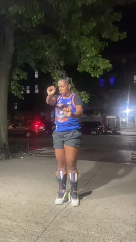 A post by @posdtatib on TikTok caption: #harlem #dance #viral 