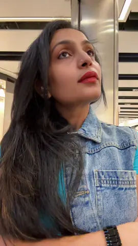 A post by @hitixapatel02 on TikTok caption: @Hitixa Patel Variya #fyp #dancer #jhamkudi #london #tiktok #india #gujjugirl 