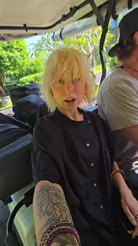 A post by @steezytour on TikTok caption: woof