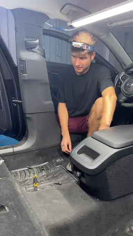 A post by @stoiandetailingconstanta on TikTok caption: ‼️0728-260-192 #StoianDetailing #WashingMyCar #fyp 