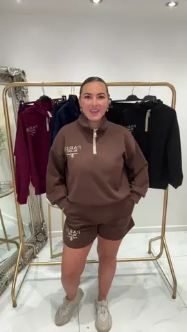 A post by @rheasboutiquex on TikTok caption: LIVE NOW 🤎🤎🤎🤎 #fyppppppppppppppppppppppp #fashioninspo #tiktokmademebuyit #boutique #clothingbrand #fashionblogger #2piecesets #clothinghaul #shortsets #fashiontiktok #smallbusiness #airportoutfits #goviral #sales 