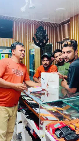 A post by @parvezchy48 on TikTok caption: #london #bangladesh #vairal 