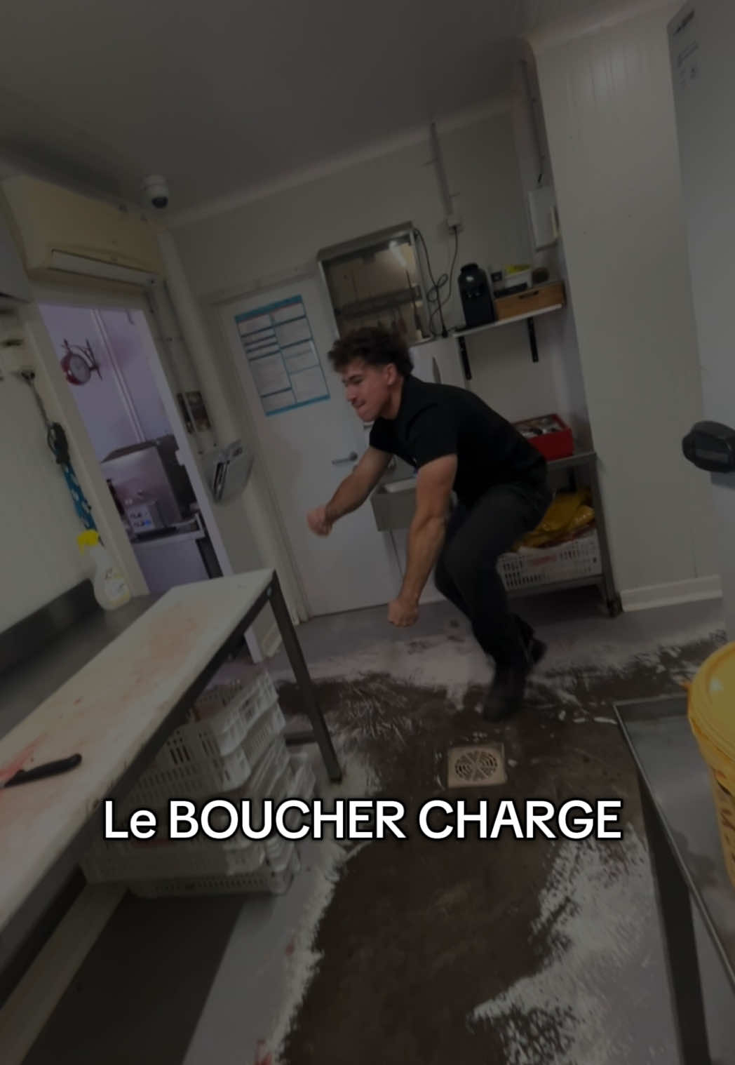 A post by @b_labourde on TikTok caption: Craquage complet 🤣 #boucherie 