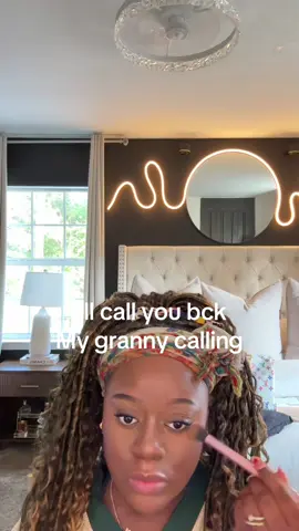 A post by @dallasalexandria on TikTok caption: Wholetime her little android just don’t be getting the calls 😂😒