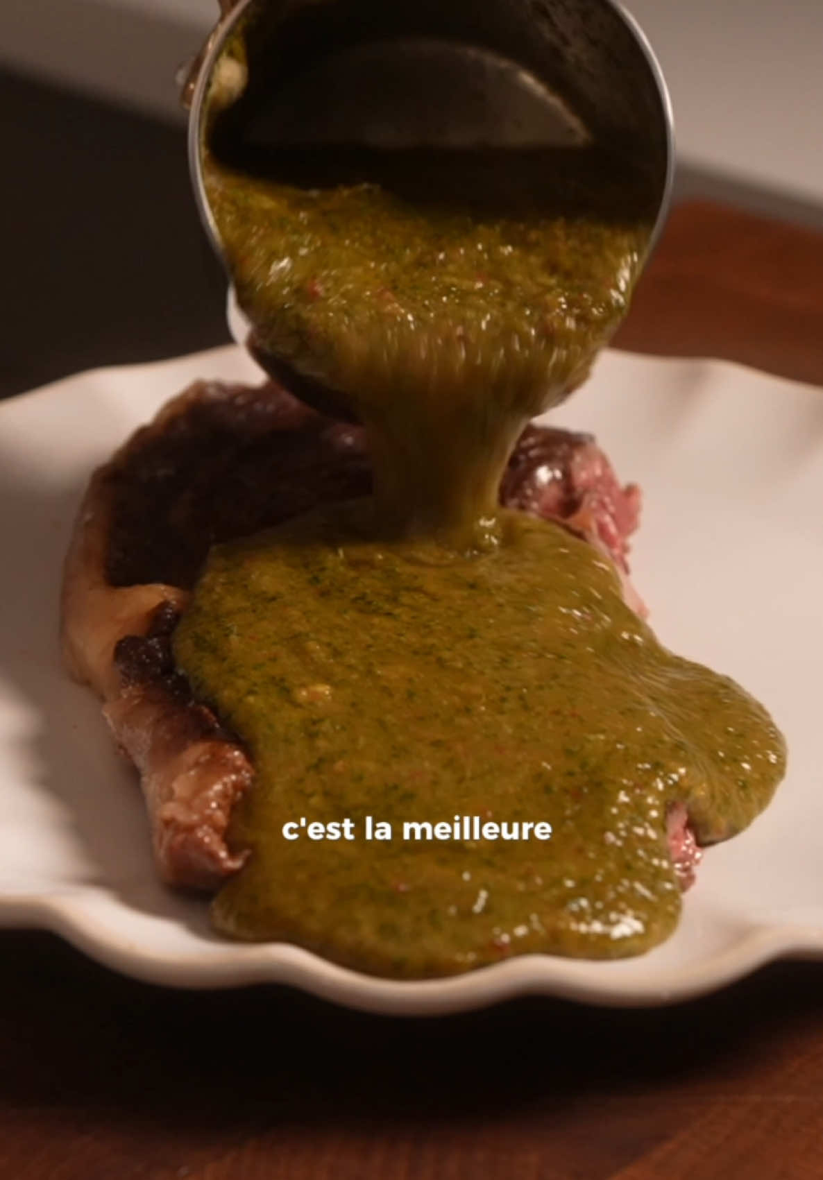 A post by @qistoh on TikTok caption: Sauce Série Épisode 7 : Tigre qui pleure 🐯🔥 #recette #cuisine #chef #food #sauce #viande #piment 