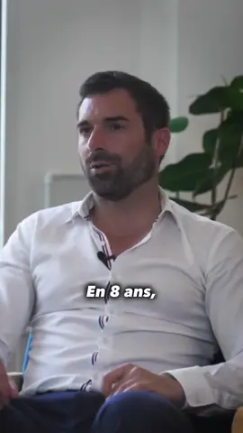 A post by @julienodoul on TikTok caption: En 8 ans, Emmanuel Macron a déconstruit, détruit et humilié la France.  Vivement qu'il parte.