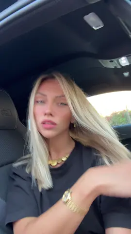 A post by @elisamalchiodi on TikTok caption: 🌺