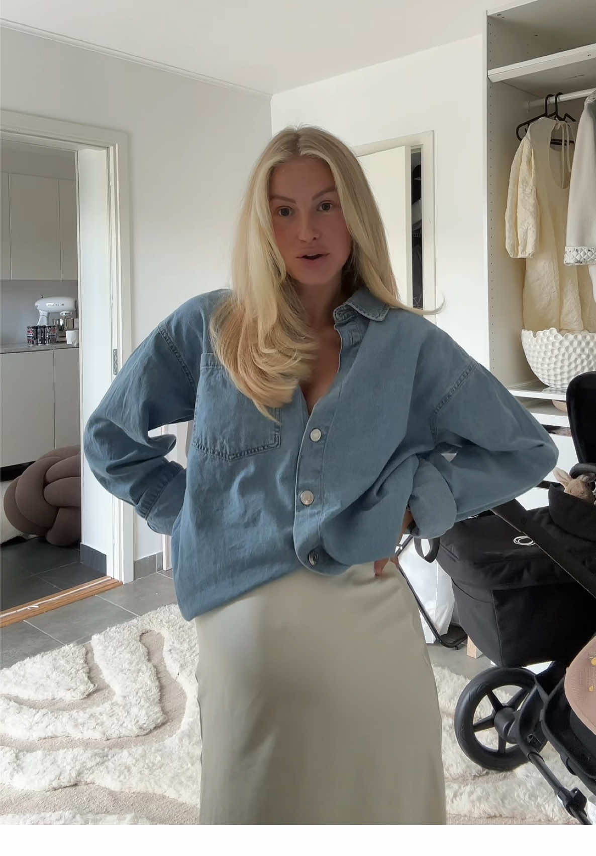 A post by @nattid on TikTok caption: Håret fixat och snart är hon här 🪿💌👶🏼