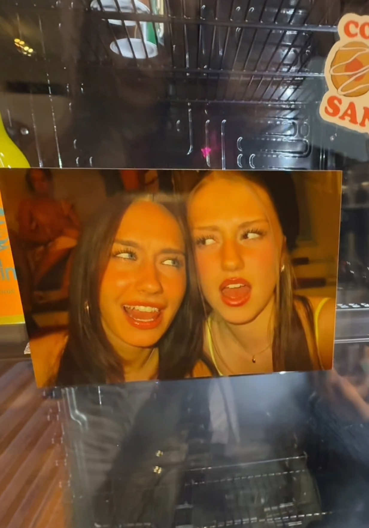 A post by @yanaclare on TikTok caption: anzeige haben wir bestanden & wie findet ihr unser bild?😭 #fritzfreunde #itstartedwithafritz @fritz-kola @nastya 