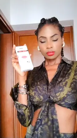 A post by @lauracam26 on TikTok caption: set per trucco, _markup _croyon et rouge a levres💋