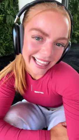 A post by @hopesgroo on TikTok caption: LEG FREAKINNN DAYYYY , this is what I do whenever I’m cramping & tired but still so happy I moved my body and yay! #legworkout #quicklegworkout #gluteworkout 