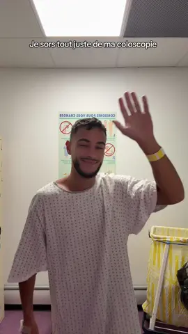 A post by @illyeskays on TikTok caption: Je peux enfin mettre un nom sur ce que je vis depuis 1 mois maintenant 🙏🏽 j’ai toujours été transparent jusqu’a vous parler de mon etat de santé ! J’ai la chance d’avoir cette voix (même si c’est subjectif vu mon concept) mais j’ai la chance de pouvoir mettre en lumière cette maladie qui touche de plus en plus de jeunes de mon âge et même plus jeune encore. Le stresse peux provoquer des maladies grave et nous tuer. Soyons solidaires. Chaque humain n’est pas forcement fort psychologiquement et physiquement. Aidons notre prochain. Et surtout par dessus tout. Beaucoup critique notre Pays mais nous avons un système de santé relativement facile et une bonne prise en main. Consulter des professionnels au moindre soucis au niveau de votre colon ! C’est important. Un ami à moi s’est vu passer d’une RCH à une tumeur. Je vous aimes !