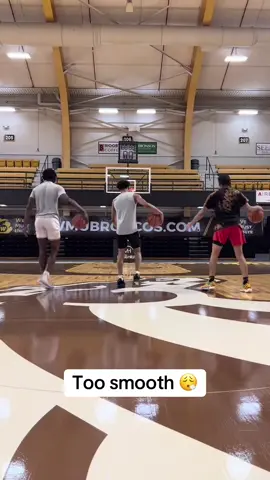 A post by @espn on TikTok caption: This was so clean 🧼 (via @B.Artis) #basketball #athlete #hooper 
