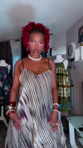 A post by @pecoeurbatshika on TikTok caption: #viral # on n’est en live 