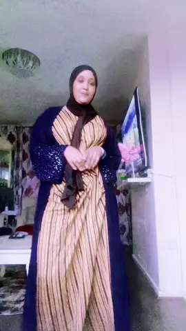 A post by @iqrushbe on TikTok caption: #promomakanliburan #muqdishotiktok🇸🇴🇸🇴❤ adunyada buxa rufiyanin badan ✌️😡