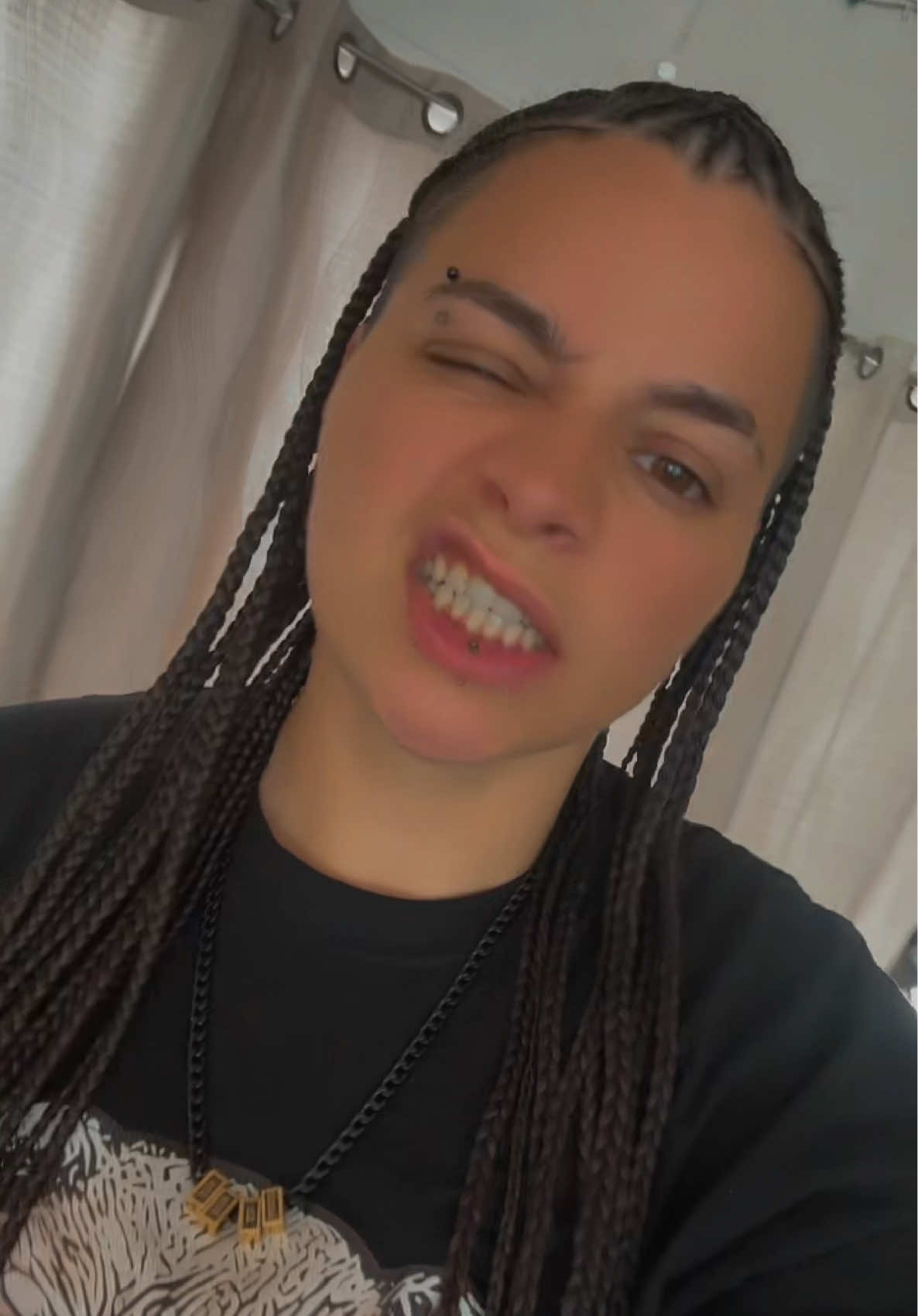 A post by @maddibear44 on TikTok caption: 🗣️ submit #contentcreators 