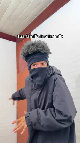 A post by @jooj on TikTok caption: super herói ou vilão? 😂😂 #irmaosnatu  ib:@chhhacon 