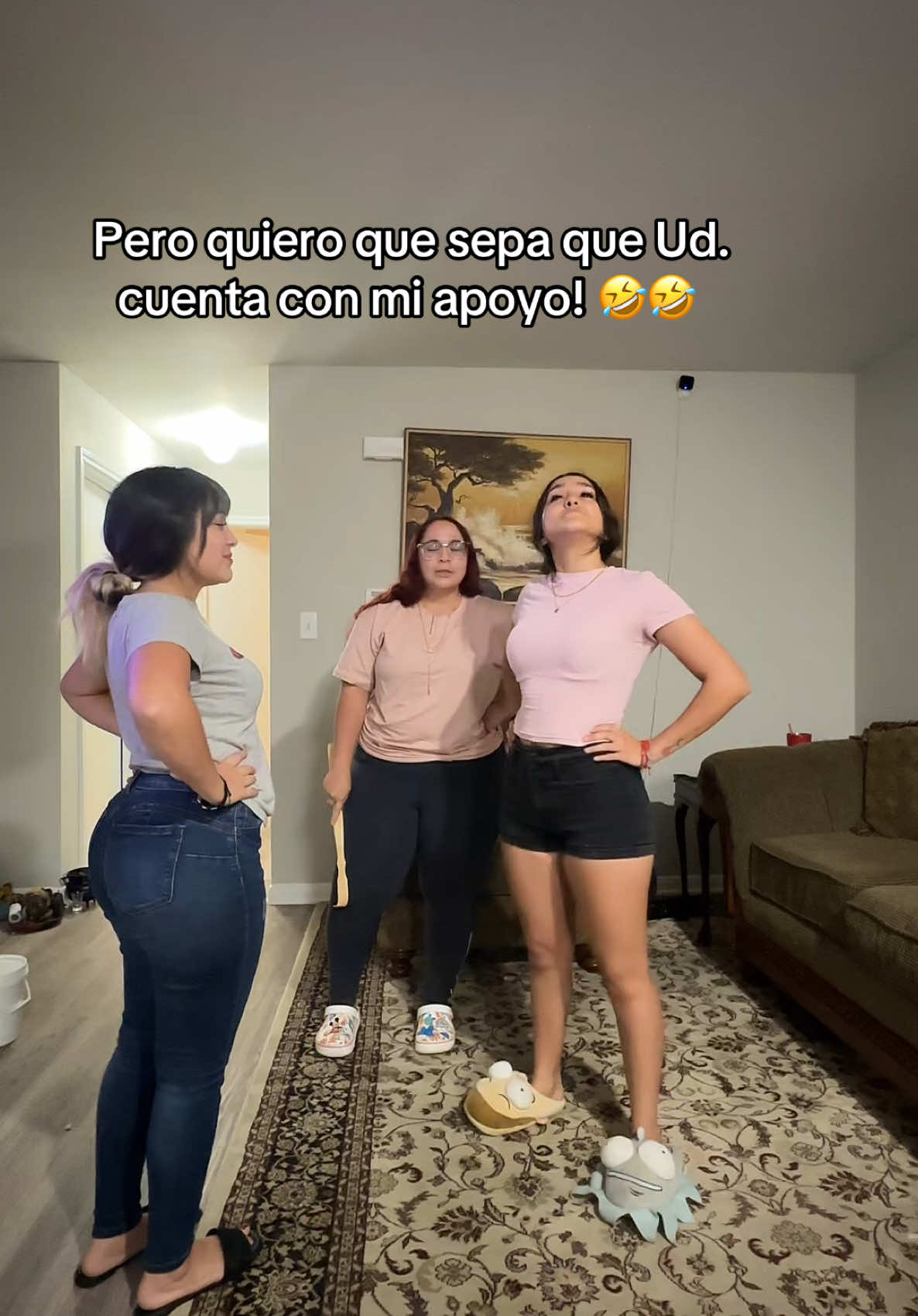 A post by @la_familia_alvarez_2 on TikTok caption: Hay Kika! Tranquilízate! Ya te entendí #jajaja #🤪 #🤣🤣🤣 #Humor #fyp #parati 