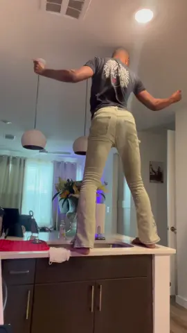 A post by @durellyrellz on TikTok caption: ON TOP OF CARS OPEN VERSE .. I did it the best !! 