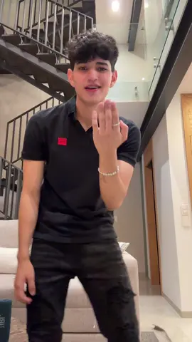 A post by @_jg.castillo on TikTok caption: El trend de mi amigo #parati #tiktok #fyp 