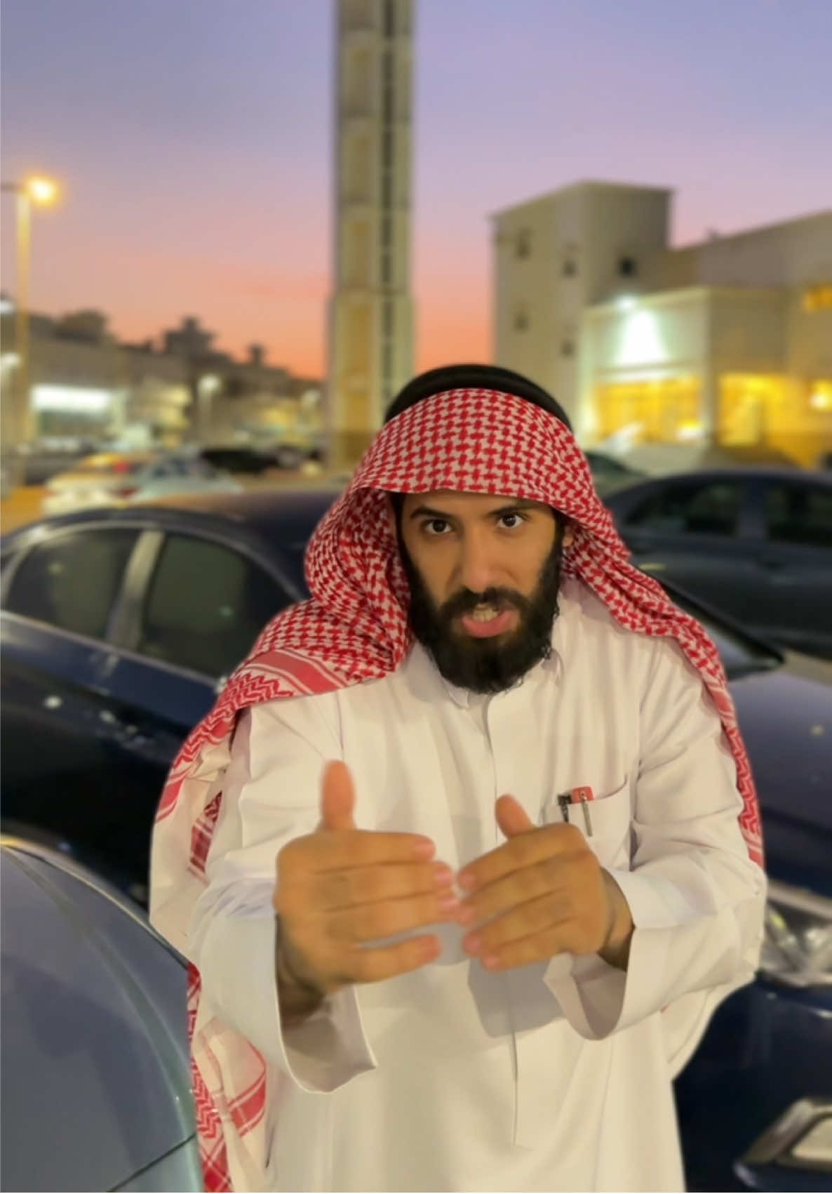A post by @ii94a on TikTok caption: انت تحسب يوم تتأخر #طارق_العمري 
