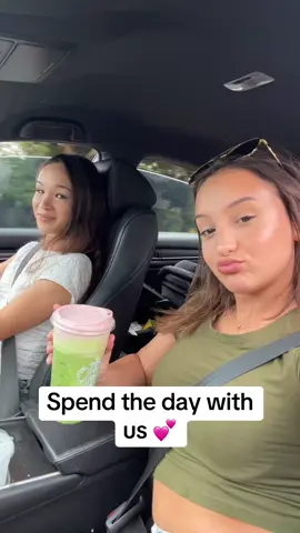 A post by @the.noelanik on TikTok caption: I missed vlogging 😫🫶🏼 #teenmom #hawaii 