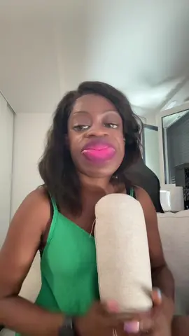 A post by @lauresexy on TikTok caption: Ayons le temps de précision #😂🤣 #pourtoii #fypdong 