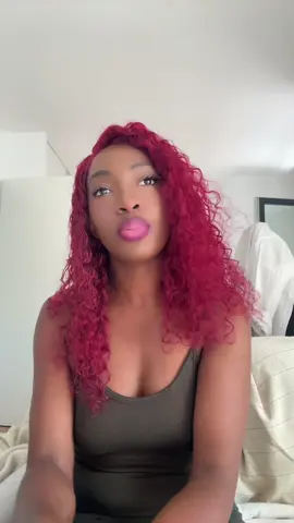 A post by @lauresexy on TikTok caption: Déclarer vous on va vous rendre visite #😂🤣 #pourtoii #immature #foryour 