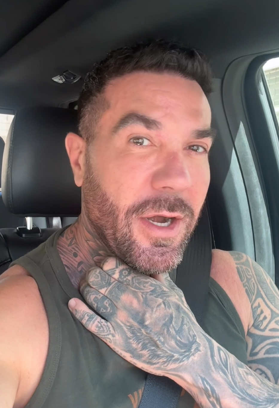A post by @xavi.caballol on TikTok caption: Nuestra mente es muy fuerte y poderosa y puede sanar tu cuerpo si la usas correctamente.  Que nunca condicione tu vida lo que te diga un médico. Ellos no saben lo fuerte que eres y hasta donde puedes llegar 💪🏻 #salud #vida #fuerza #reflexion #medicina #medicos #actitud