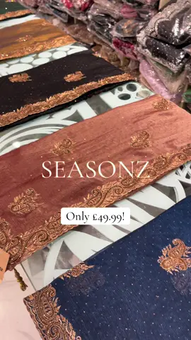 A post by @seasonz_sarees on TikTok caption: #fyp #seasonz #shaaditiktok #weddingszn #desitiktok #seasonzbirmingham #desigirl #bengaliwedding #seasonz_sarees #pakistaniwedding #browngirl #weddingtiktok #weddingszn #trending 
