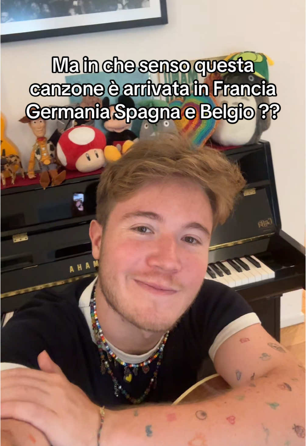 A post by @michiamanoalfa on TikTok caption: Suoniamo nelle radio di tutta Europa 
