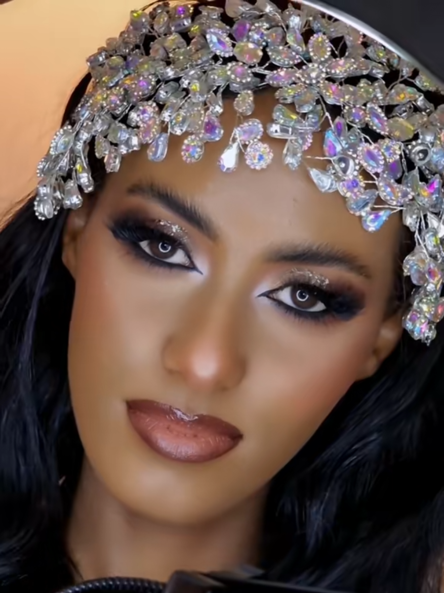 A post by @susumua2 on TikTok caption: #glowbysusu🇪🇷 #seattlemakeupartist #susuinseattle🇺🇲 #seattlemua #makeupseattle #eritreantiktok🇪🇷🇪🇷habesha #ethiopian_tik_tok #ethioerteria🇪🇹🇪🇷🇪🇹🇪🇷🇪🇹 #habeshatiktok 