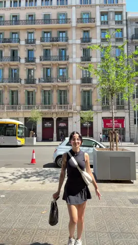 A post by @busekorkmaz on TikTok caption: 🫰🏻🤌🏻