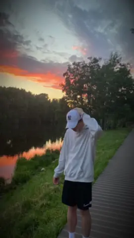 A post by @capcut_shablonchik on TikTok caption: Используем шаблон для рекомендаций) Создаю шаблоны, писать в тг в шапке профиля Переходи в тгк🫶🏻 #trend #fyp #capcut #CapCut #foryou #rek #on #тренд