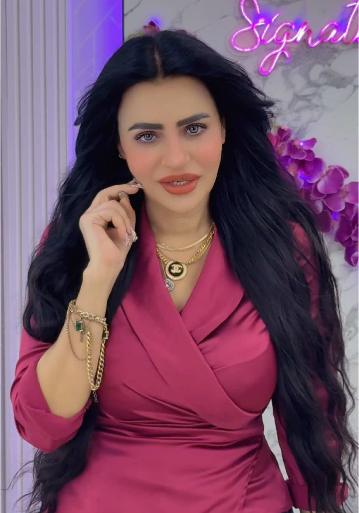 A post by @dollyofficiall on TikTok caption: Me Kya karon? ☺️ #dolly #foryou 