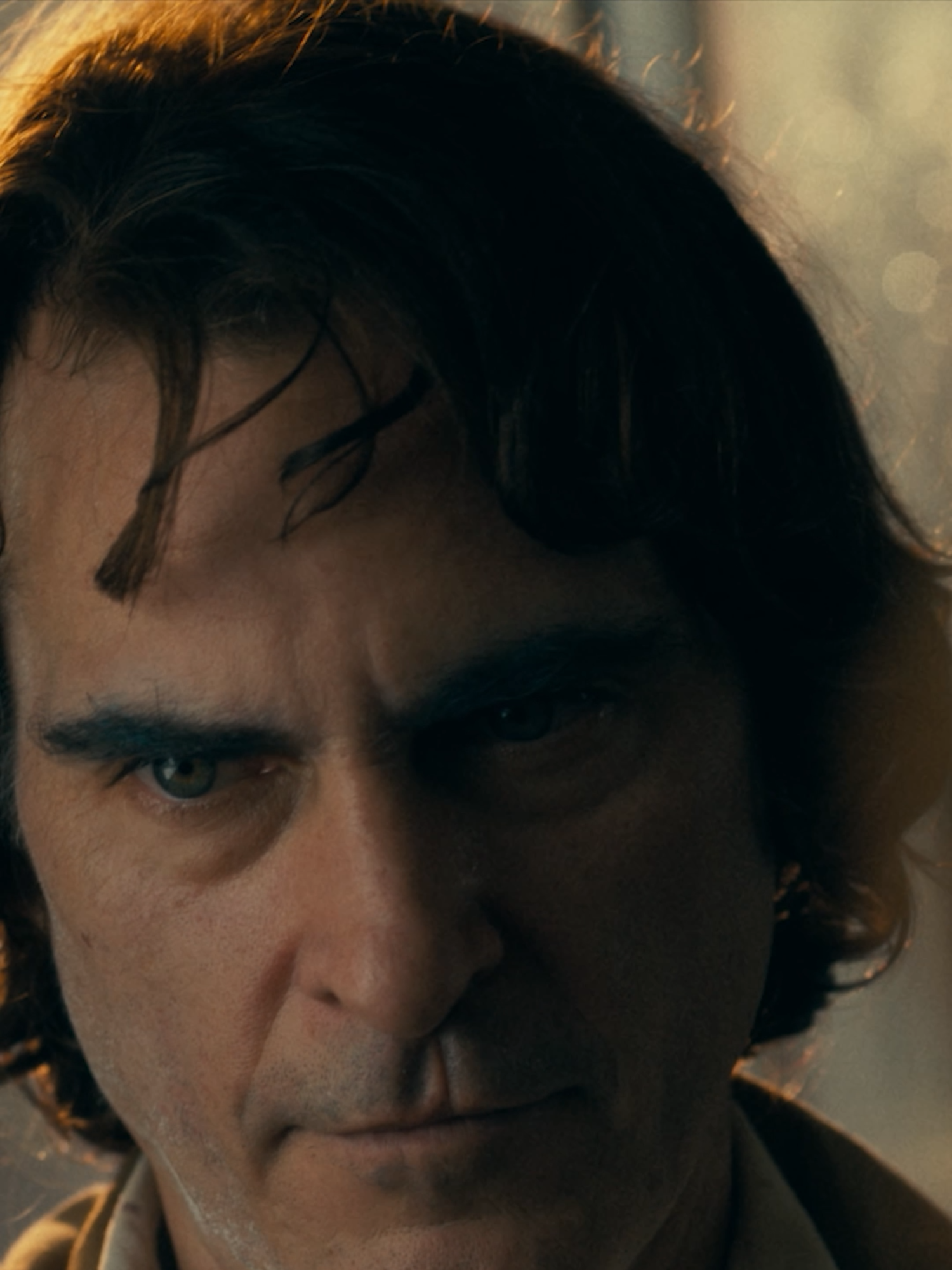 A post by @netflixfr on TikTok caption: c’est pour nous briser le coeur cette scène 💔🥺 #joker #joaquinphoenix #dcu #batman #netflix #filmtok #onregardequoi